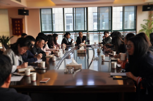 开元网页版集团召开2017年度年轻人才培养专题座谈会